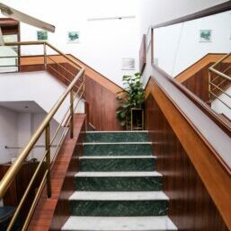 Sparsh Khan Market clinic